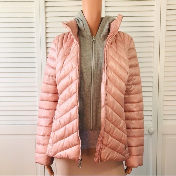GUESS Pink Lightweight Hooded Puffer Jacket Size Small - Picture 4 of 13